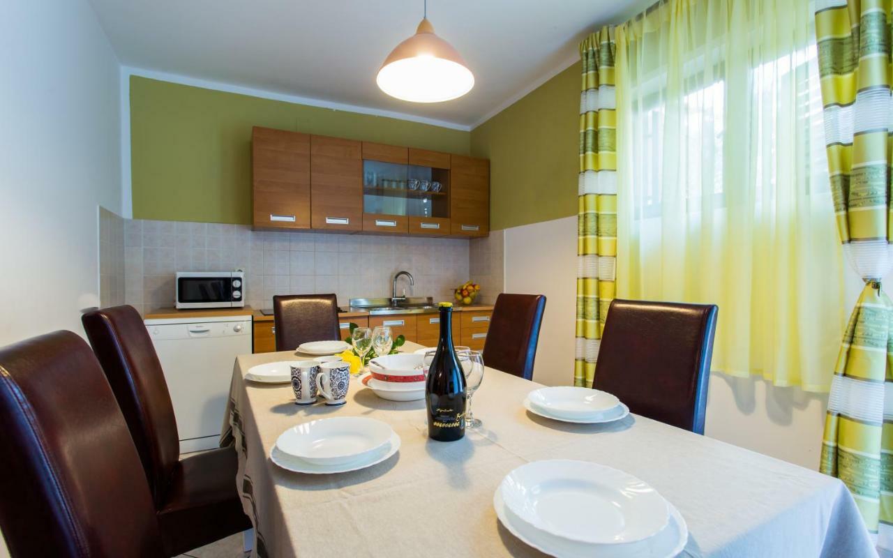 באסקה Apartments Luka 2 מראה חיצוני תמונה